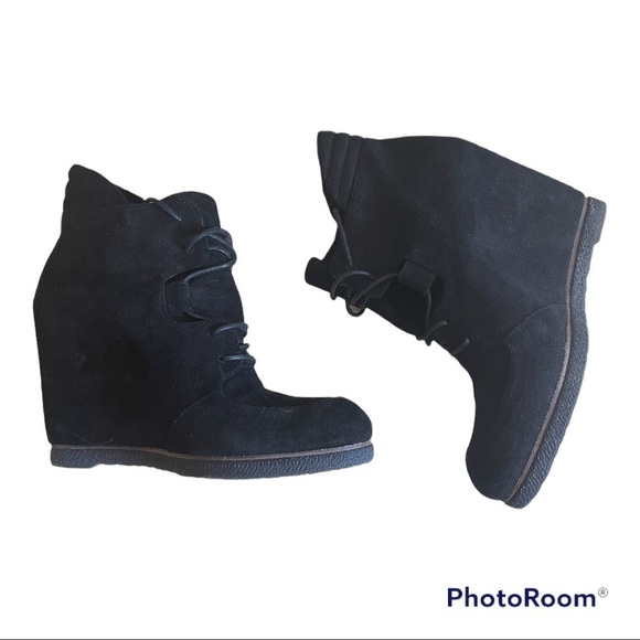 Stuart Weitzman Kidstuff Black Suede Lace Up Wedge Bootie 7 - Picture 3 of 6